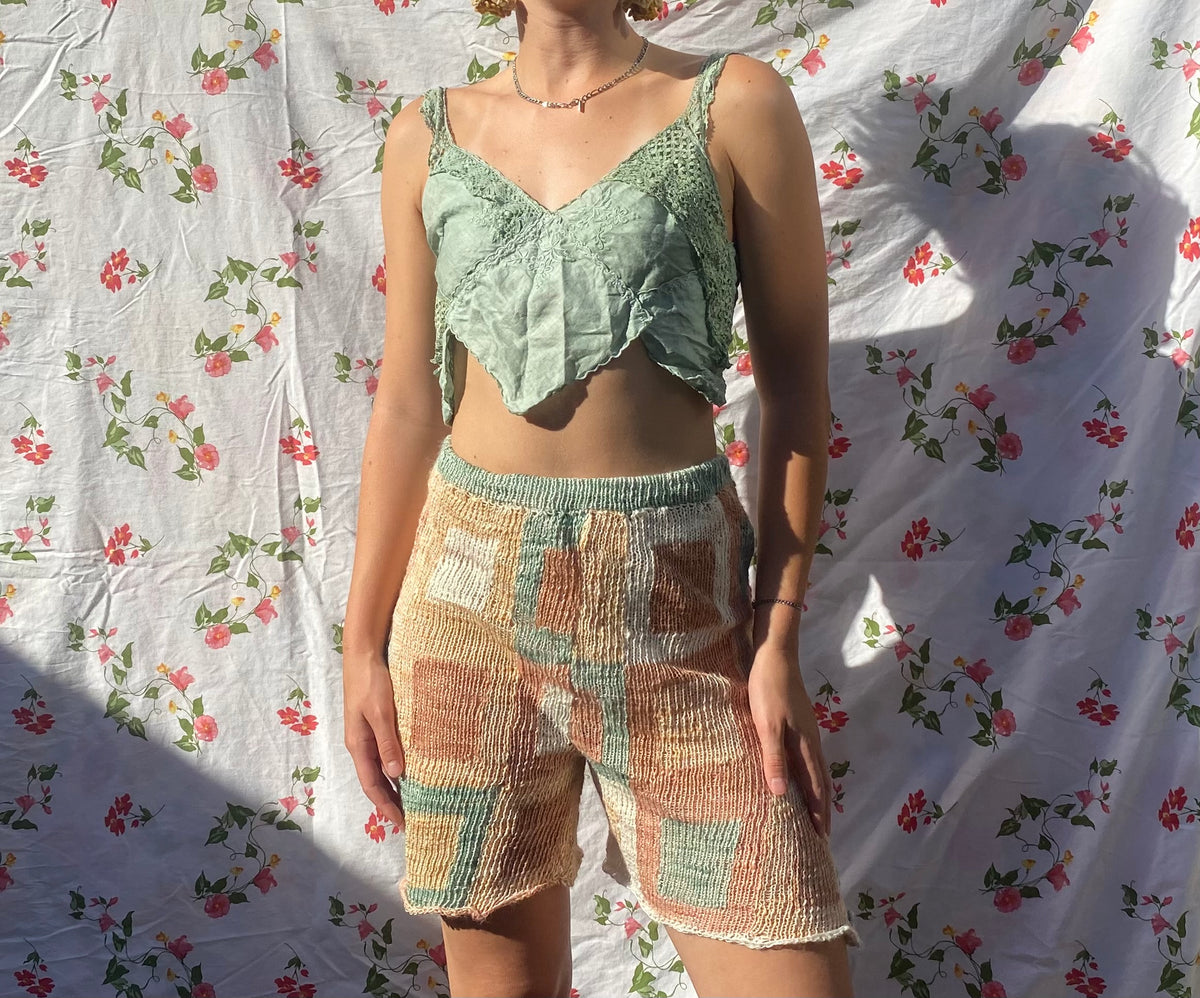 Banana yarn shorts